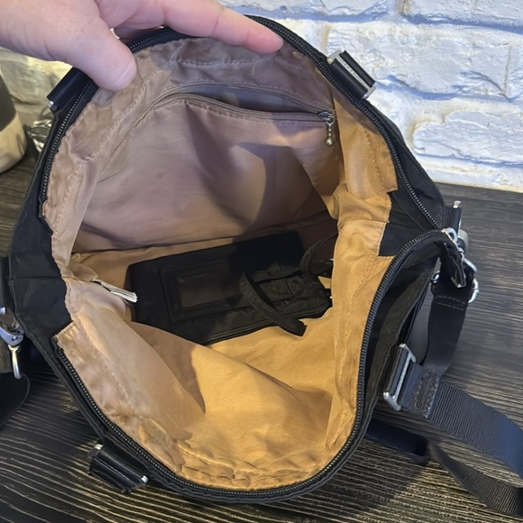Baggalini nylon crossbody bag - Picture 4 of 8